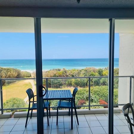 Ocean Bliss - Top Floor Beachfront Studio With Amazing Views ! Marcoola Exterior foto