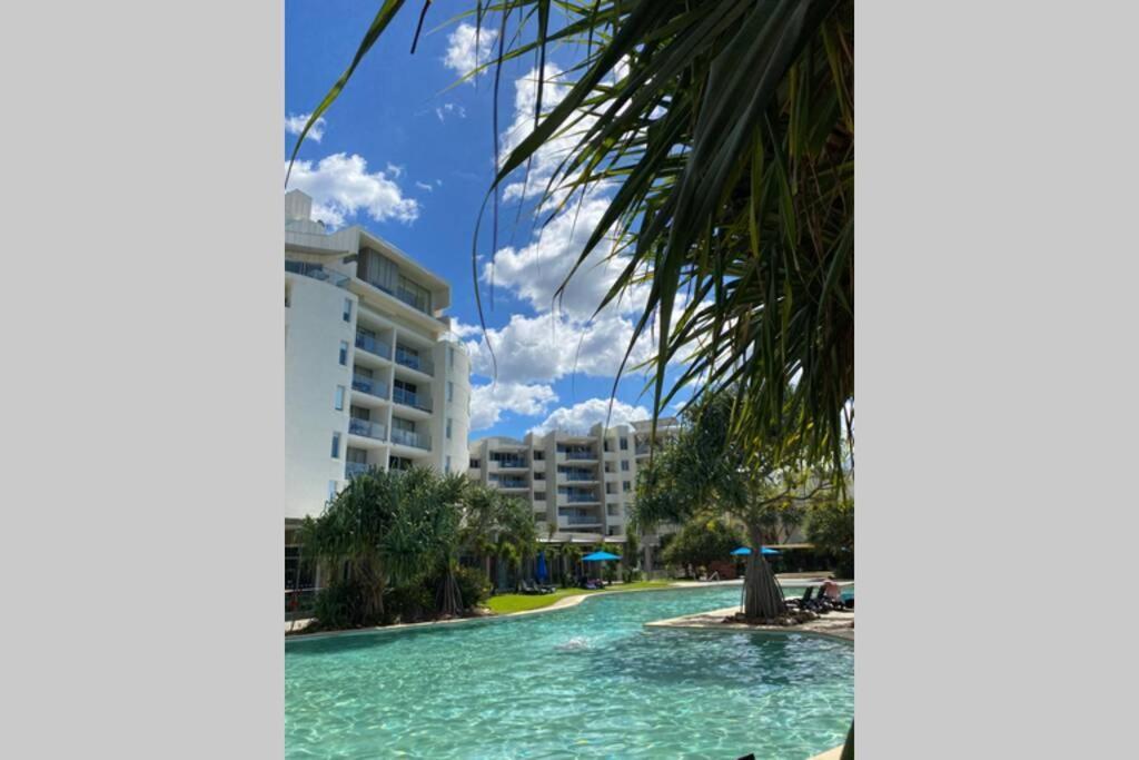 Ocean Bliss - Top Floor Beachfront Studio With Amazing Views ! Marcoola Exterior foto