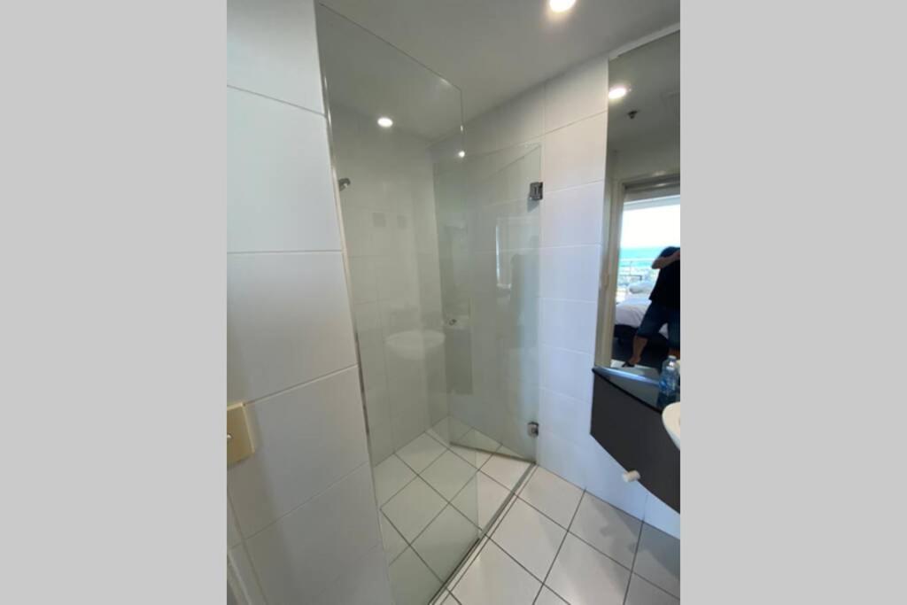 Ocean Bliss - Top Floor Beachfront Studio With Amazing Views ! Marcoola Exterior foto